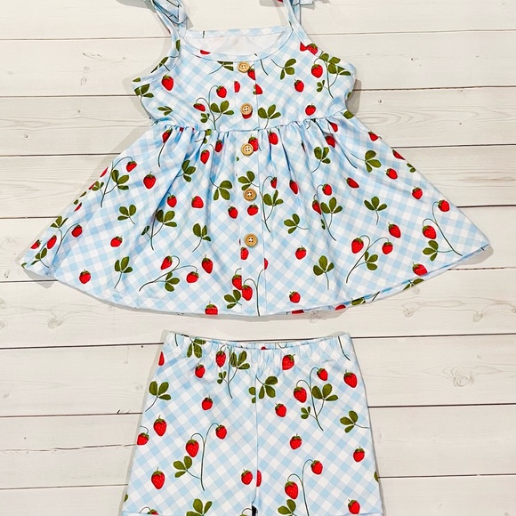 New!! Girls strawberry matching shorts set, strawberry tunic set, summer set - Picture 2 of 5